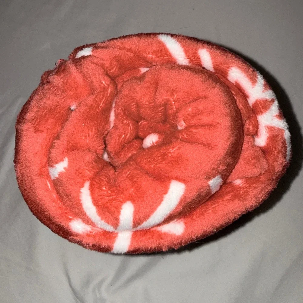 Wondershop Snowflake Plush Throw Blanket Unisex 50x60 Red NEW Holiday Polka Dot